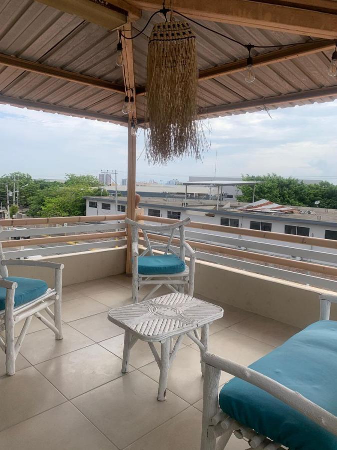 Reef Hostel Манта Екстериор снимка
