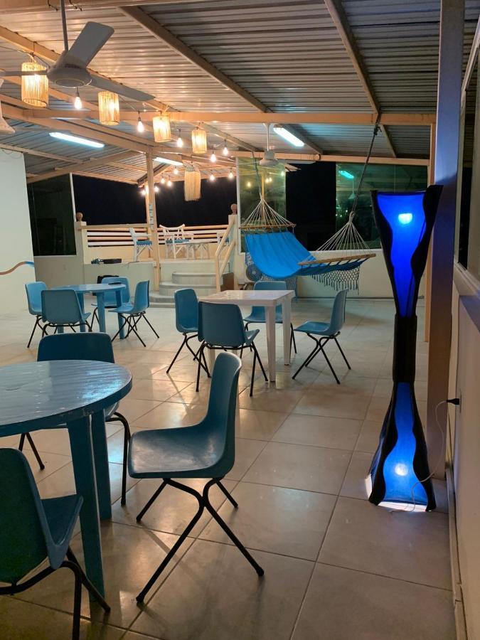 Reef Hostel Манта Екстериор снимка