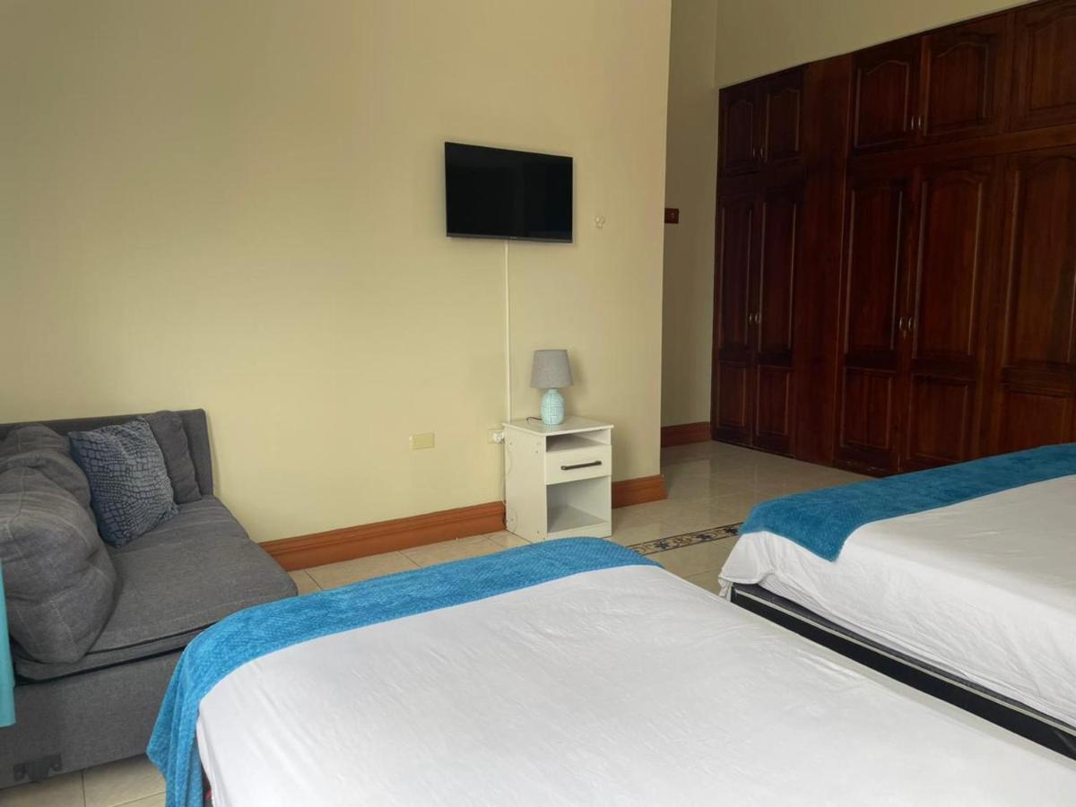 Reef Hostel Манта Екстериор снимка