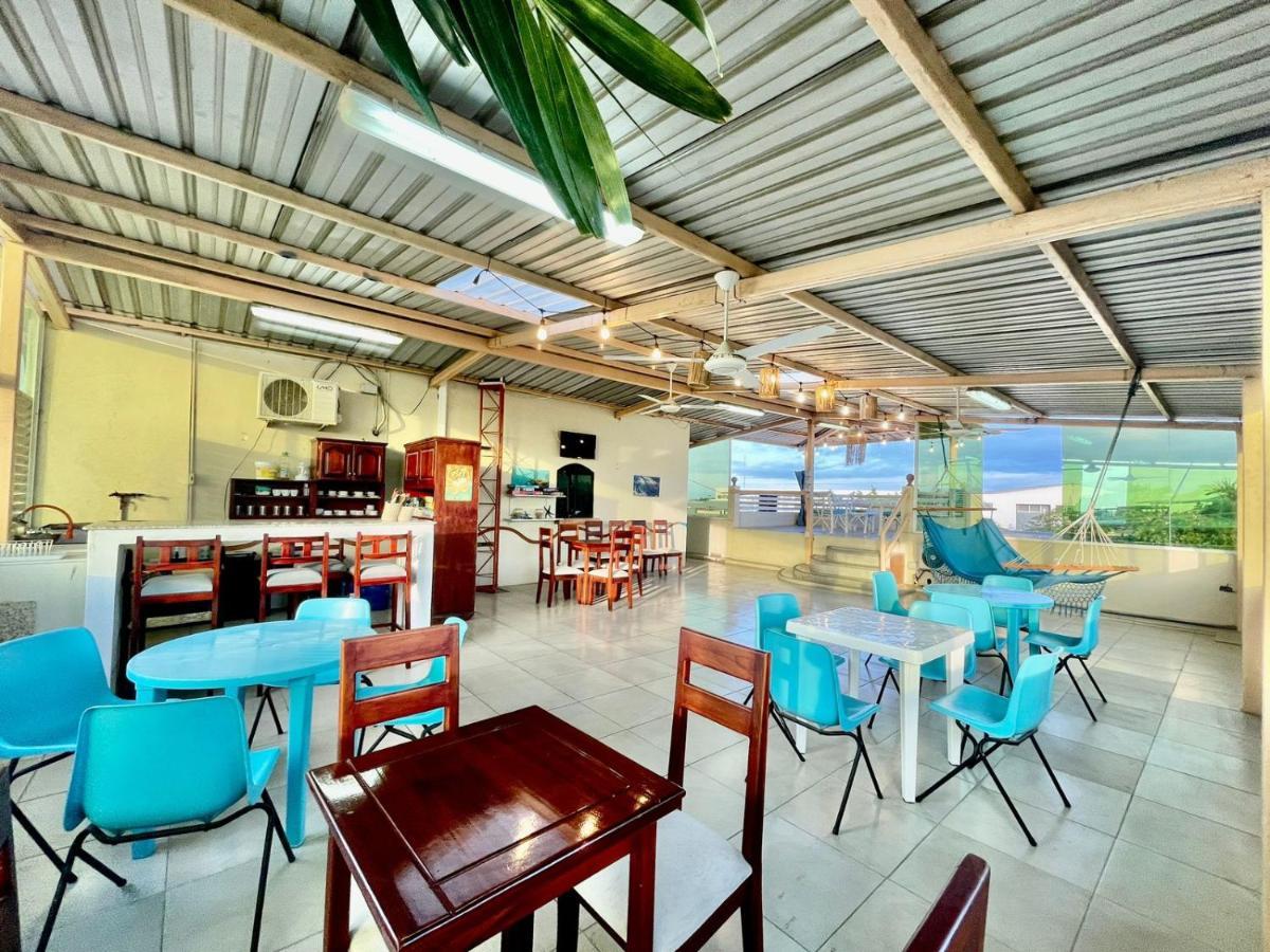 Reef Hostel Манта Екстериор снимка