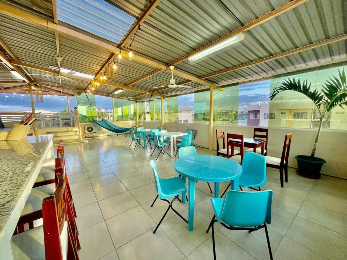 Reef Hostel Манта Екстериор снимка