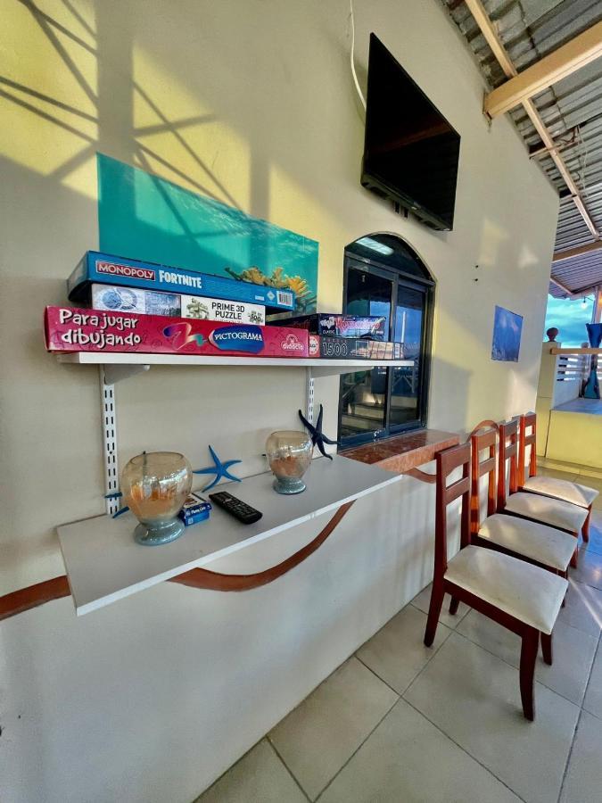 Reef Hostel Манта Екстериор снимка