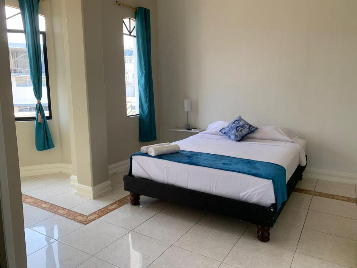 Reef Hostel Манта Екстериор снимка