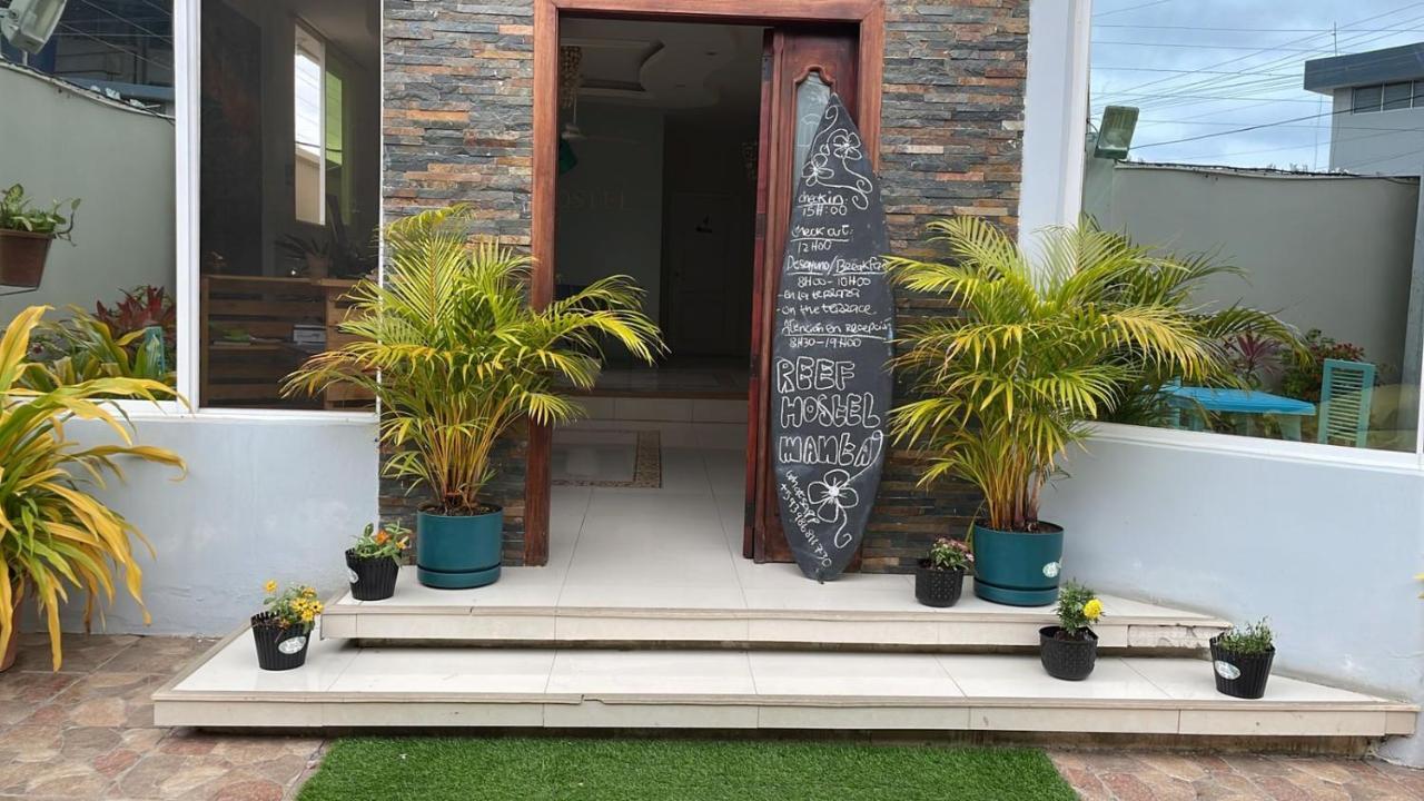Reef Hostel Манта Екстериор снимка
