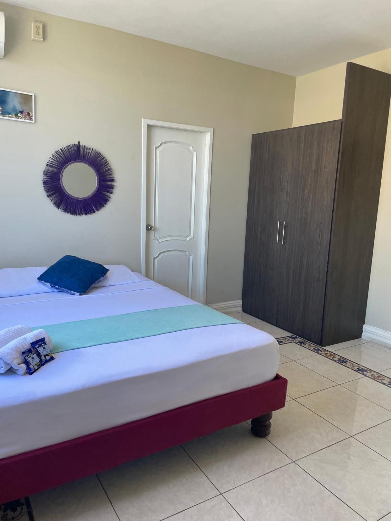Reef Hostel Манта Екстериор снимка