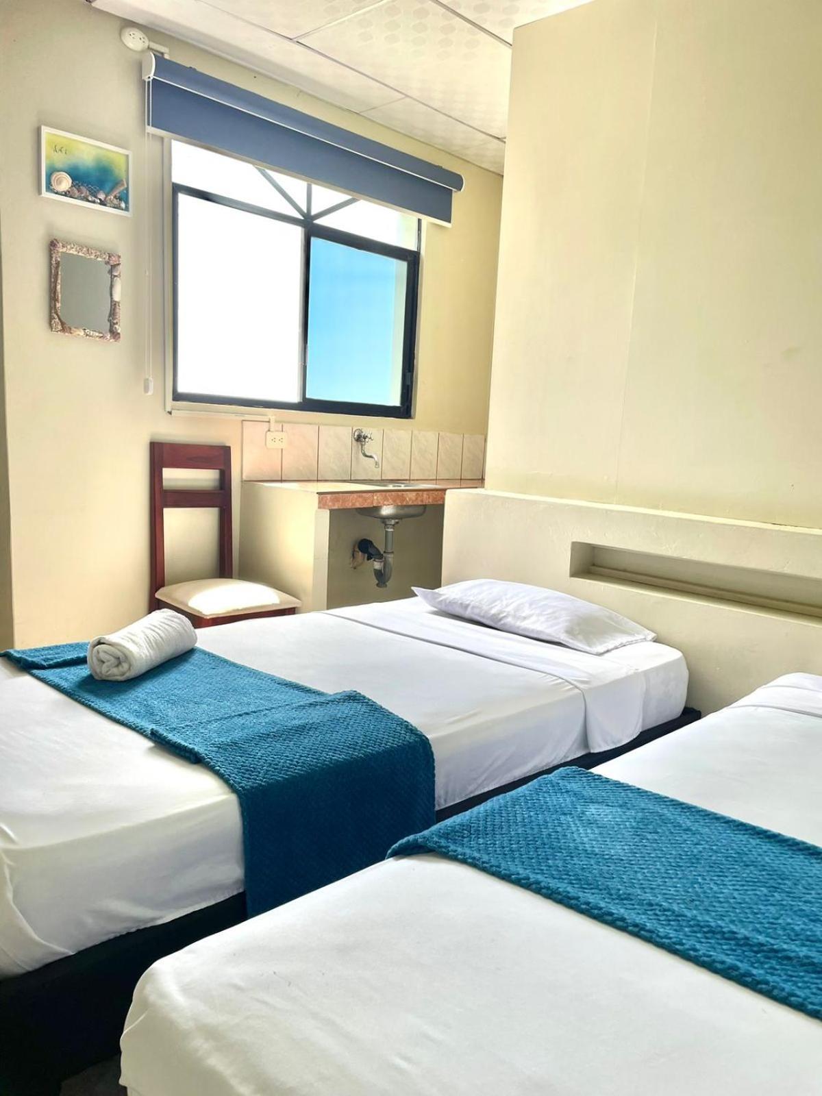 Reef Hostel Манта Екстериор снимка