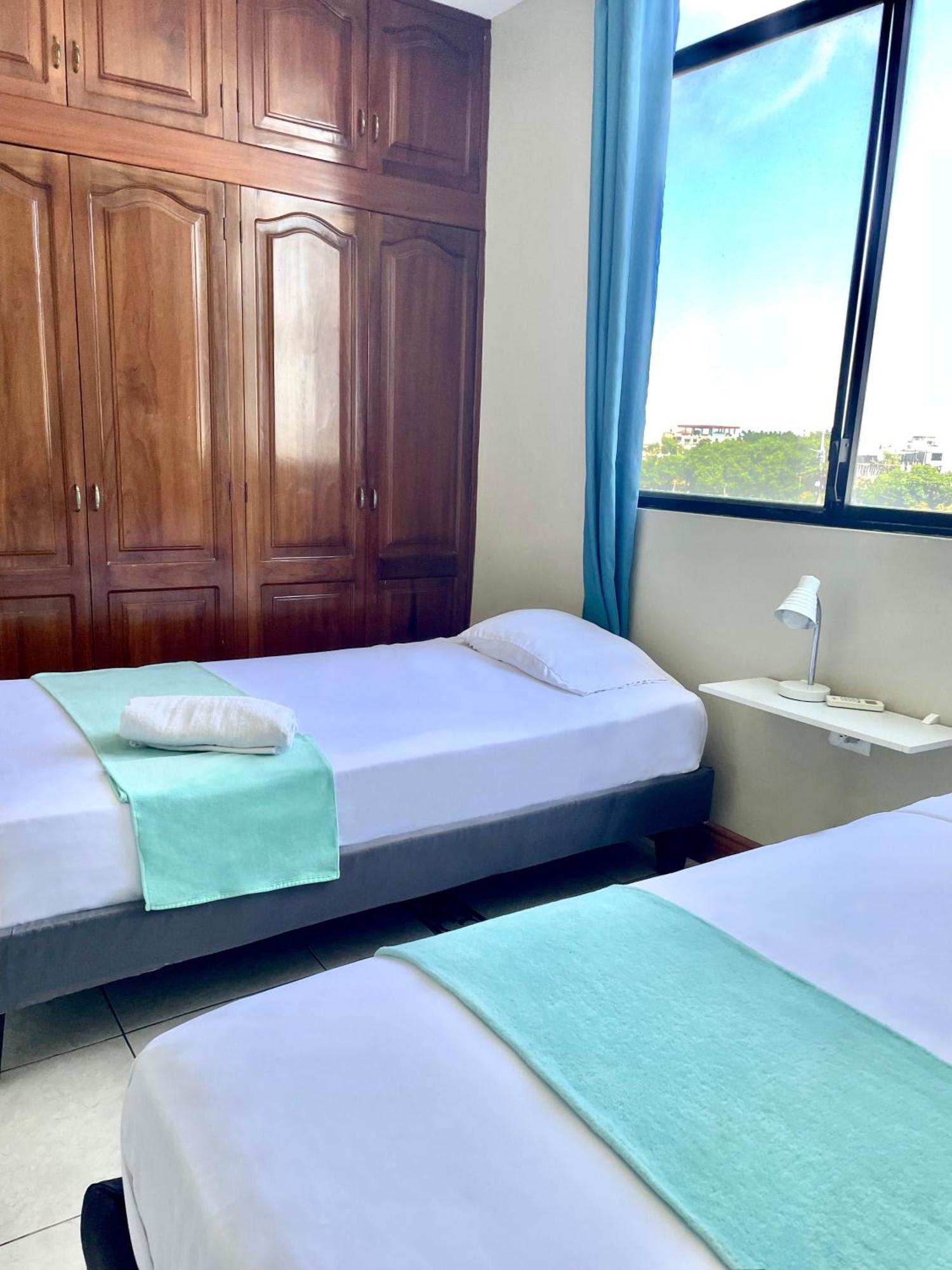 Reef Hostel Манта Екстериор снимка