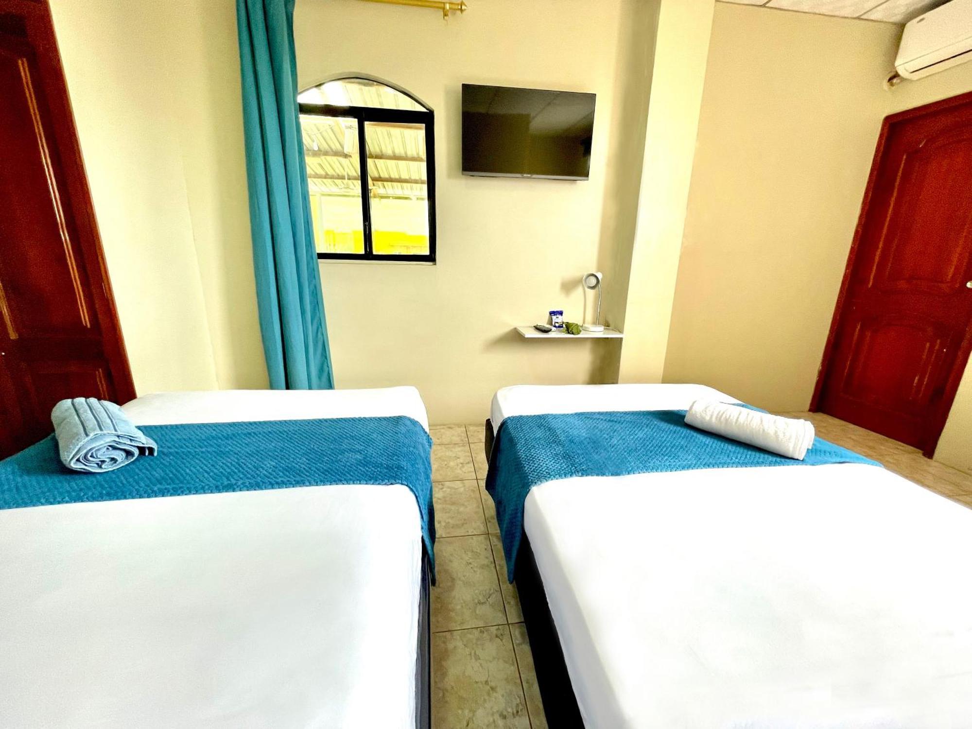 Reef Hostel Манта Екстериор снимка