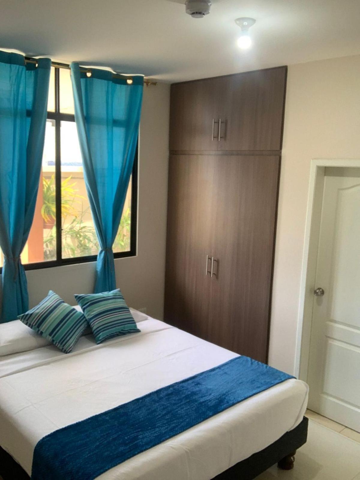 Reef Hostel Манта Екстериор снимка